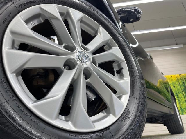 �y�����A���~�z�C�[���z�O�ςɃ}�b�`���������A���~�z�C�[���𑕒����Ă���܂��B�e��ЊO�A���~�z�C�[����A�X�^�b�h���X�^�C�����戵�����Ă���܂��B���񂲑��k����������