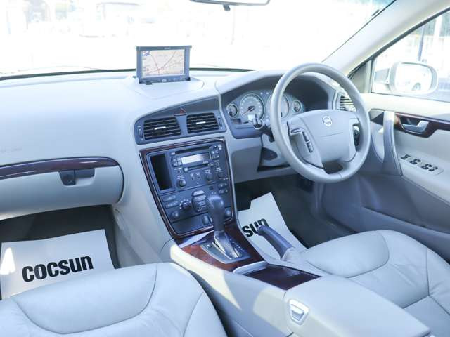 �k���É��X�A�y�Y�X�͎w�萮���H������L�B��c�X�A���l�X�ɂ͔F�ؐ����H������L���Ă��܂��B���ꂼ��̋��_�ɐ������t�g��e�X�^�[���̐ݔ��@����������Ă��܂��B