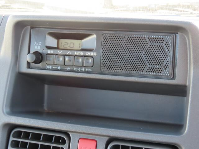ラジオの純正デッキを装備してます!各種ナビのご用意もオプションでご用意しておりますので、何なりとお申し付けください(^^♪