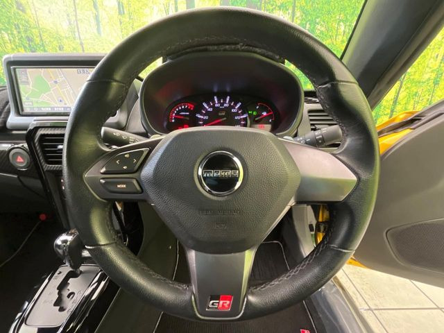 �y�����v�����X�e�A�����O�z�㎿�Ȋv���g�p���邱�ƂŁA��ɂ����������݂ƂĂ��^�]���₷���n���h���ł���