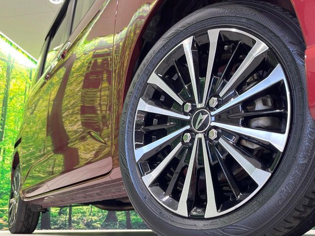 �y����15�C���`�A���~�z�C�[���z�O�ςɃ}�b�`���������A���~�z�C�[���𑕒����Ă���܂��B�e��ЊO�A���~�z�C�[����A�X�^�b�h���X�^�C�����戵�����Ă���܂��B���񂲑��k����������