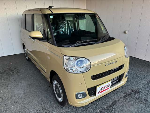 ���ʎԂ́u�T�[�r�X�J�[�G���Y �{�X�v�A�y�����Ԃ́u�T�[�r�X�J�[�G���Y �����X�v���炨�T�������܂��B