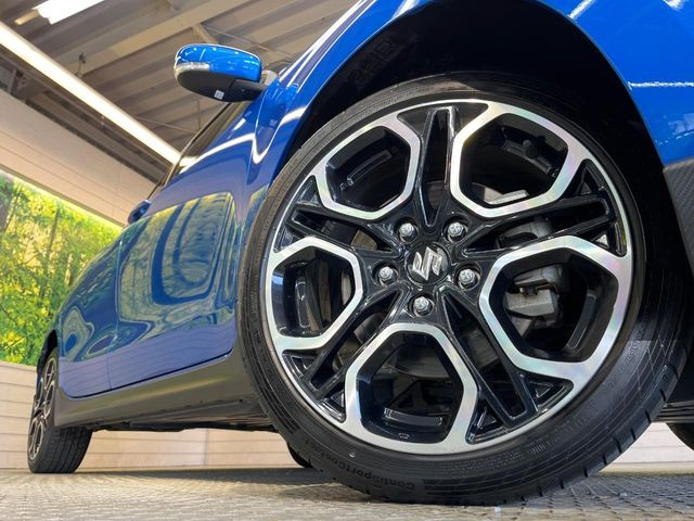 �y����17�C���`�A���~�z�C�[���z�O�ςɃ}�b�`���������A���~�z�C�[���𑕒����Ă���܂��B�e��ЊO�A���~�z�C�[����A�X�^�b�h���X�^�C�����戵�����Ă���܂��B���񂲑��k����������