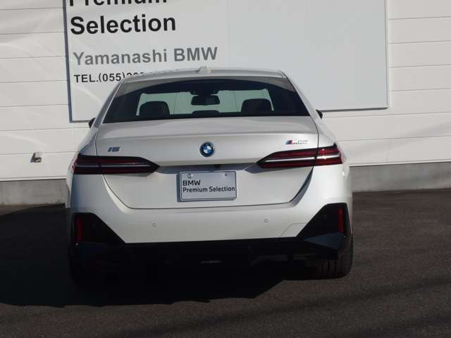 i5M60 xドライブ 4WD