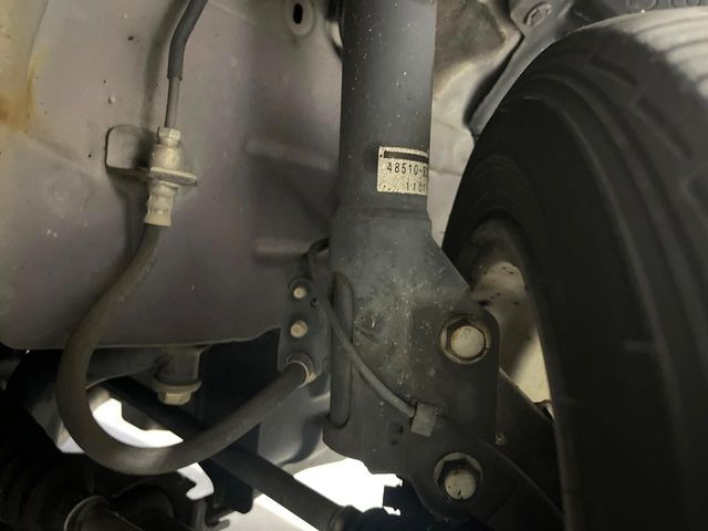 お車を安心してお乗りいただく為には、足回りの定期点検が欠かせません。サービスサポート(有償保証)では無料点検もご提供しており、安心のカーライフをお過ごしいただけるサポート体制が整っています。