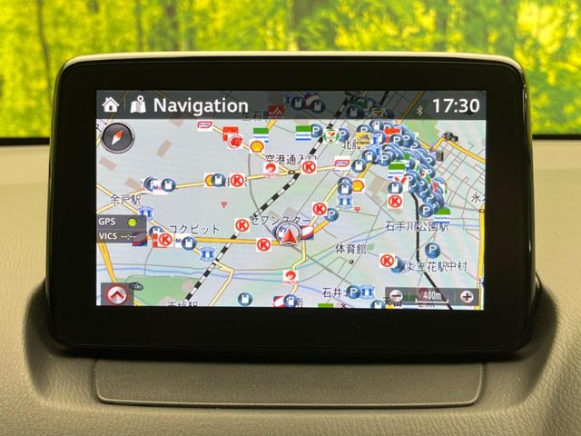 �y�}�c�_�R�l�N�g�i�r�z�ԓ��̕��͋C�Ƀ}�b�`������̌^�^�C�v�̃i�r�B�e����q�ݒ��Bluetooth�Đ����A�l�X�ȋ@�\���y���߂܂��B�����I�ȃ_�C�������삪�\�ŁA�g��������ǍD�ł��B