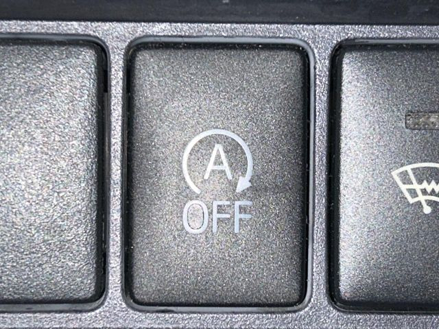 �y�A�C�h�����O�X�g�b�v�z�ԐM����a�؂Œ�Ԃ����ۂɃG���W�����~���A���ʂȔR���̏����}���܂��B�R��������ی�ɂȂ���@�\��G���W���̓u���[�L�𗣂��΍Ďn�����܂��B