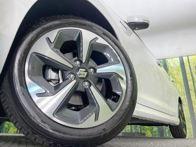 �y�����A���~�z�C�[���z�O�ςɃ}�b�`���������A���~�z�C�[���𑕒����Ă���܂��B�e��ЊO�A���~�z�C�[����A�X�^�b�h���X�^�C�����戵�����Ă���܂��B���񂲑��k����������