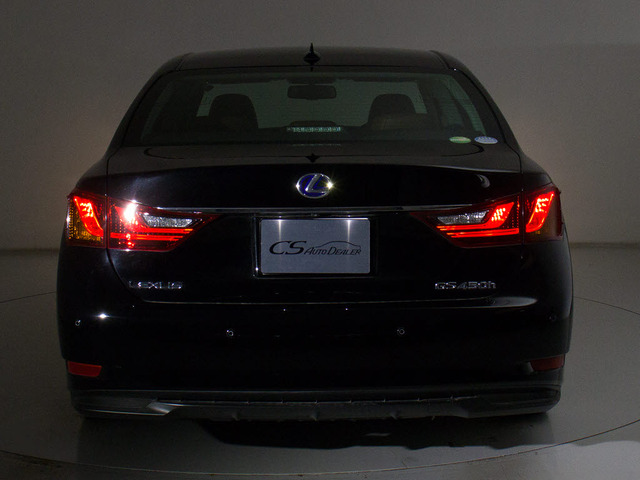 ★テールスモークやLED加工、マフラー、ルーフスポイラー、エアロパーツなど取り付け承ります!