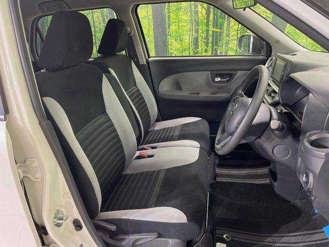 運転席シート廻りは使用感も少なく、良好な状態となっています。丁寧に使われていたことがよくわかりますね。