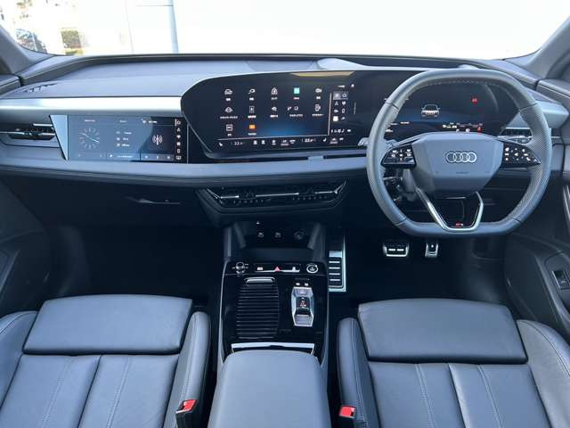 Q6 e-tronクワトロ アドバンスト Sラインパッケージ 4WD