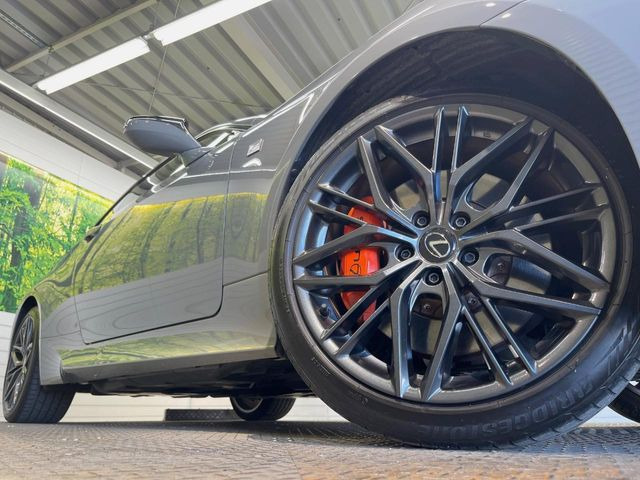 【純正オプションENKEI製19インチアルミホイール】大人気メーカーのホイールを装備♪軽量・高硬度のアルミホイールは、ハンドリング・加速など、走りの質を向上してくれます♪