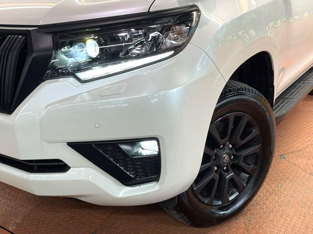 �yLED�w�b�h���C�g�z���V����ԑ��s�����ǍD�Ȏ��E���m�ۂ����S���ĉ^�]�ł��鍂�P�xLED�w�b�h���C�g�𑕔�!�_�����x�������A����d�͂��}�����Ă��܂��B