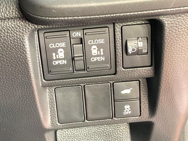 �y�����p���[�X���C�h�h�A�z�X�}�[�g�L�[��^�]�Ȃ̃X�C�b�`�Ō�ȗ����X���C�h�h�A�̊J���\���d��������͂����ăh�A���J����K�v�������A�����Ȃ��q�l�ł��ȒP�ɊJ���߂ł����K�ł���