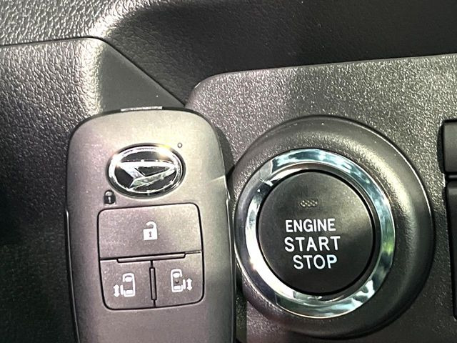 �y�L�[�t���[�V�X�e���z�J�o����|�P�b�g�ɓ��ꂽ�܂܂ł��h�A�̎{���E�������\�ȃX�}�[�g�L�[�𑕔��B�G���W���̃I���E�I�t�����J�M�����o���K�v����������Ƃ��Ă��֗��ł���