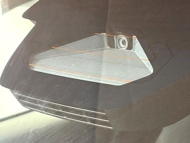 �y�g���^�Z�[�t�e�B�Z���X�z���s���ɑO���̎ԗ�����F�����A�Փ˂������Ȏ��͌x��ƃu���[�L�ŏՓˉ���Ɣ�Q�y�����A�V�X�g�B�����S�Ƀh���C�u�����y���݂��������܂��B