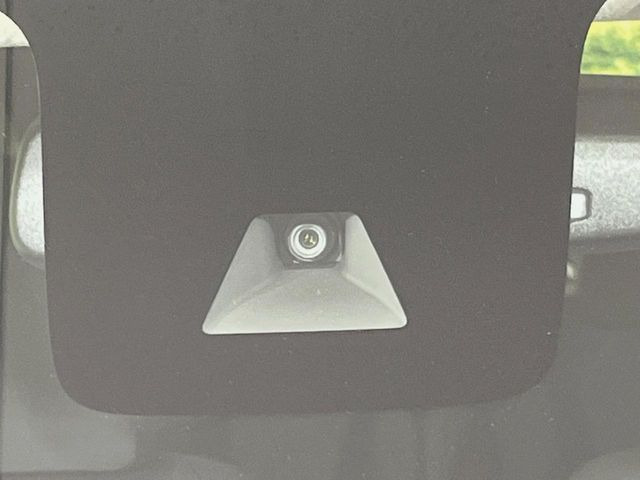 �y�C���e���W�F���g�G�}�[�W�F���V�[�u���[�L�z�t�����g�J�����őO���̎ԗ�����s�҂����m�B�Փ˂������Ȏ��͏Փ˔�Q�y���u���[�L���쓮�A�Փˉ�����T�|�[�g�B�����S�Ƀh���C�u�����y���݂��������܂��B