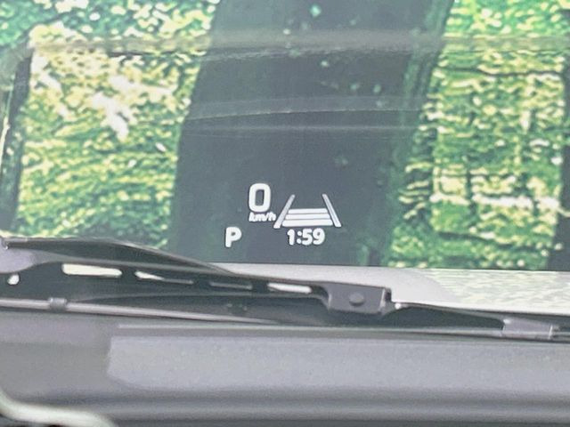 �y�w�b�h�A�b�v�f�B�X�v���C�z���݂̑��x�⑖�s�����f�W�^���\���ŉ^�]�ȑO���̃K���X�ɓ��e!�^�]���A�ڐ������炳���K�v�ȏ����m�F�ł���̂łƂ��Ă��֗��ň��S!