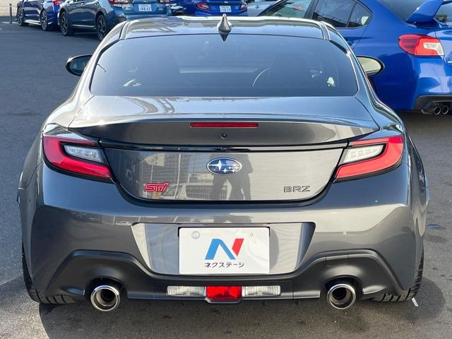 安心の最長10年・走行無制限保証(有償)をご用意。保証内容も充実はもちろん、無料点検&オイル交換や、年中無休の全国・24時間ロードサービスも付帯されておりますのでご安心下さい。