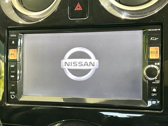 【純正ナビ】人気の純正ナビを装備。オーディオ機能も充実しており、Bluetooth接続すればお持ちのスマホやMP3プレイヤーの音楽を再生可能!毎日の運転がさらに楽しくなります!!