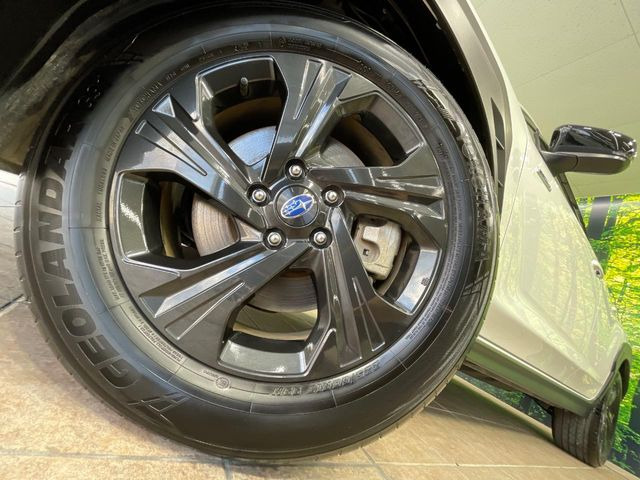 �y����17�C���`�A���~�z�C�[���z�O�ςɃ}�b�`���������A���~�z�C�[���𑕒����Ă���܂��B�e��ЊO�A���~�z�C�[����A�X�^�b�h���X�^�C�����戵�����Ă���܂��B���񂲑��k����������