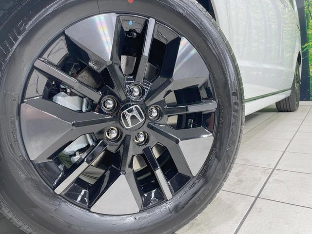 �y����16�C���`�A���~�z�C�[���z�O�ςɃ}�b�`���������A���~�z�C�[���𑕒����Ă���܂��B�e��ЊO�A���~�z�C�[����A�X�^�b�h���X�^�C�����戵�����Ă���܂��B���񂲑��k����������