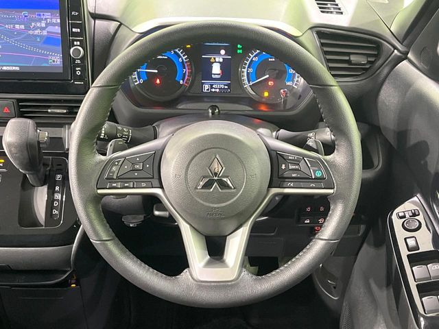 �y�����v�����X�e�A�����O�z�㎿�Ȋv���g�p���邱�ƂŁA��ɂ����������݂ƂĂ��^�]���₷���n���h���ł���