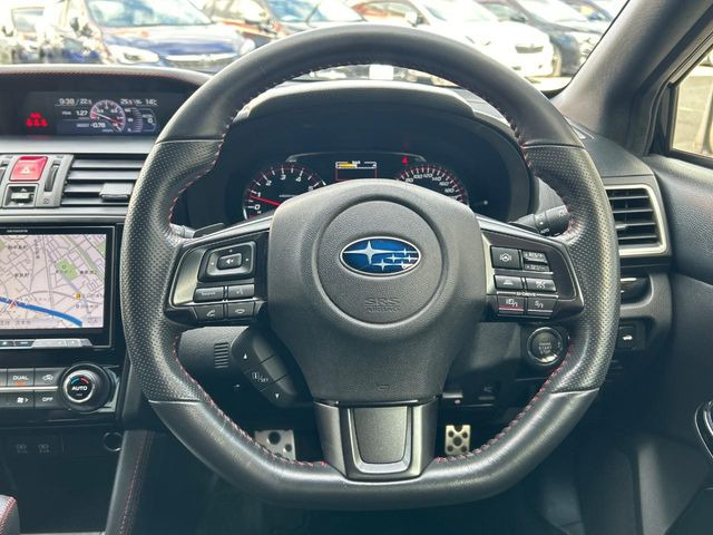 �y�����v�����X�e�A�����O�z�㎿�Ȋv���g�p���邱�ƂŁA��ɂ����������݂ƂĂ��^�]���₷���n���h���ł���