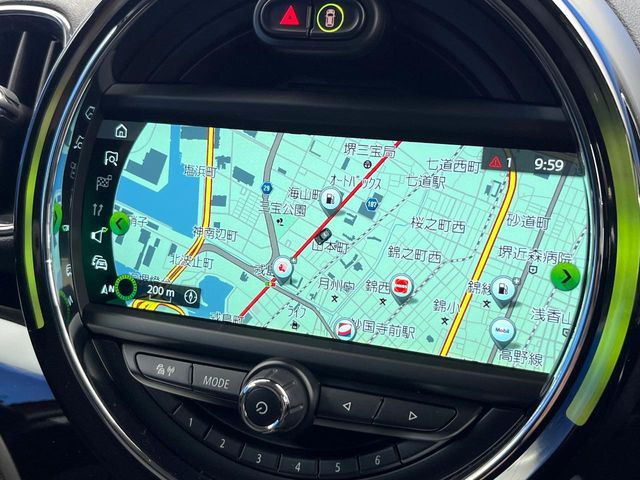 �������i�r:��̊��̂���i�r�́A����������ԓ������o���Ă���܂��B�I�[�f�B�I�@�\���[�����Ă���܂��̂ŁA�^�]�����y���߂܂���