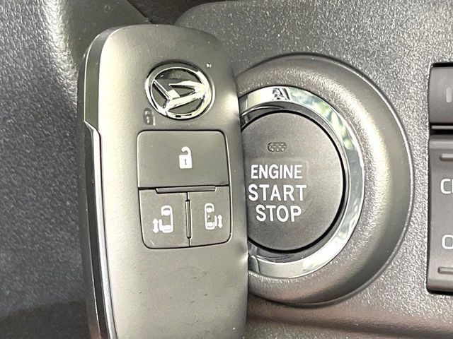 �y�L�[�t���[�V�X�e���z�J�o����|�P�b�g�ɓ��ꂽ�܂܂ł��h�A�̎{���E�������\�ȃX�}�[�g�L�[�𑕔��B�G���W���̃I���E�I�t�����J�M�����o���K�v����������Ƃ��Ă��֗��ł���