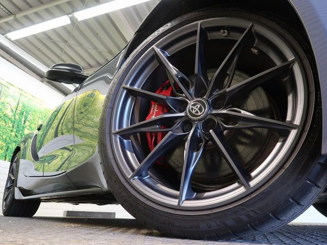 �y����19�C���`�A���~�z�C�[���z�O�ςɃ}�b�`���������A���~�z�C�[���𑕒����Ă���܂��B�e��ЊO�A���~�z�C�[����A�X�^�b�h���X�^�C�����戵�����Ă���܂��B���񂲑��k����������