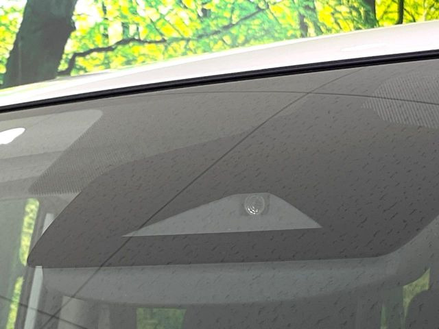 �y�C���e���W�F���g�G�}�[�W�F���V�[�u���[�L�z�t�����g�J�����őO���̎ԗ�����s�҂����m�B�Փ˂������Ȏ��͏Փ˔�Q�y���u���[�L���쓮�A�Փˉ�����T�|�[�g�B�����S�Ƀh���C�u�����y���݂��������܂��B