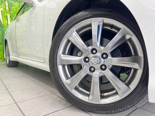 �y����18�C���`�A���~�z�C�[���z�O�ςɃ}�b�`���������A���~�z�C�[���𑕒����Ă���܂��B�e��ЊO�A���~�z�C�[����A�X�^�b�h���X�^�C�����戵�����Ă���܂��B���񂲑��k����������