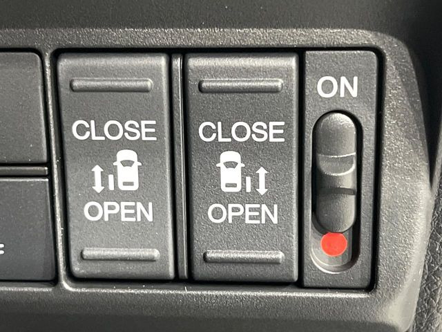 �y�����p���[�X���C�h�h�A�z�X�}�[�g�L�[��^�]�Ȃ̃X�C�b�`�Ō�ȗ����X���C�h�h�A�̊J���\���d��������͂����ăh�A���J����K�v�������A�����Ȃ��q�l�ł��ȒP�ɊJ���߂ł����K�ł���