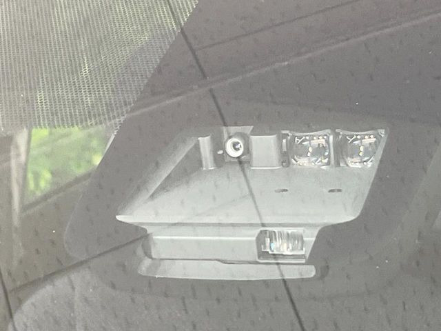 �y�g���^�Z�[�t�e�B�Z���X�z���s���ɑO���̎ԗ�����F�����A�Փ˂������Ȏ��͌x��ƃu���[�L�ŏՓˉ���Ɣ�Q�y�����A�V�X�g�B�����S�Ƀh���C�u�����y���݂��������܂��B