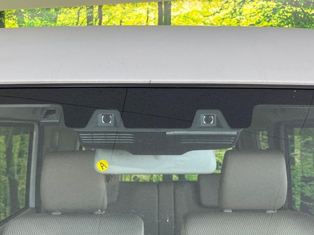 �y�G�}�[�W�F���V�[�u���[�L�z���s���ɑO���̎ԗ�����F�����A�Փ˂������Ȏ��͌x��ƃu���[�L�ŏՓˉ���Ɣ�Q�y�����A�V�X�g�B�����S�Ƀh���C�u�����y���݂��������܂��B