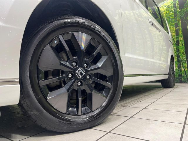 �y����16�C���`�A���~�z�C�[���z�O�ςɃ}�b�`���������A���~�z�C�[���𑕒����Ă���܂��B�e��ЊO�A���~�z�C�[����A�X�^�b�h���X�^�C�����戵�����Ă���܂��B���񂲑��k����������