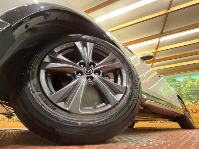 �y����18�C���`�A���~�z�C�[���z�O�ςɃ}�b�`���������A���~�z�C�[���𑕒����Ă���܂��B�e��ЊO�A���~�z�C�[����A�X�^�b�h���X�^�C�����戵�����Ă���܂��B���񂲑��k����������