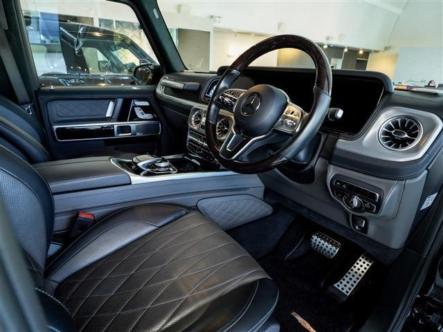 G�N���X�炵���z�[���h���͕ۂ��A���ʂ͏_�炩�߂Œ������ł����ɂ����݌v�ł��B