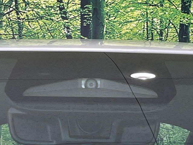 �y�g���^�Z�[�t�e�B�Z���X�z���s���ɑO���̎ԗ�����F�����A�Փ˂������Ȏ��͌x��ƃu���[�L�ŏՓˉ���Ɣ�Q�y�����A�V�X�g�B�����S�Ƀh���C�u�����y���݂��������܂��B