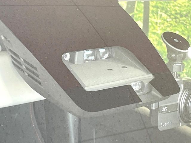 �y�X�Y�L �Z�[�t�e�B�T�|�[�g�z���s���ɑO���̎ԗ�����F�����A�Փ˂������Ȏ��͌x��ƃu���[�L�ŏՓˉ���Ɣ�Q�y�����A�V�X�g�B�����S�Ƀh���C�u�����y���݂��������܂��B