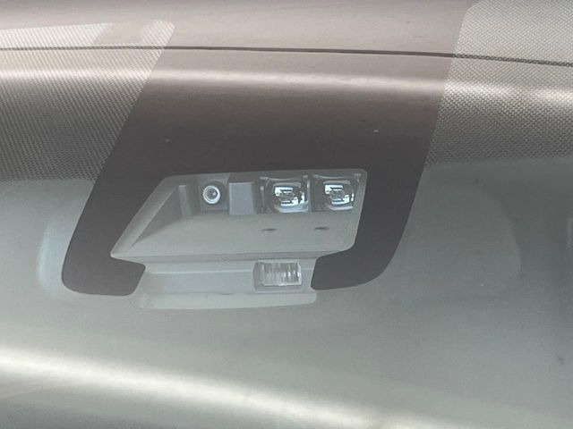 �y�g���^�Z�[�t�e�B�Z���X�z���s���ɑO���̎ԗ�����F�����A�Փ˂������Ȏ��͌x��ƃu���[�L�ŏՓˉ���Ɣ�Q�y�����A�V�X�g�B�����S�Ƀh���C�u�����y���݂��������܂��B