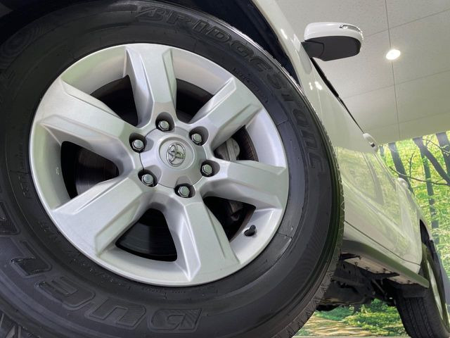 �y����17�C���`�A���~�z�C�[���z�O�ςɃ}�b�`���������A���~�z�C�[���𑕒����Ă���܂��B�e��ЊO�A���~�z�C�[����A�X�^�b�h���X�^�C�����戵�����Ă���܂��B���񂲑��k����������