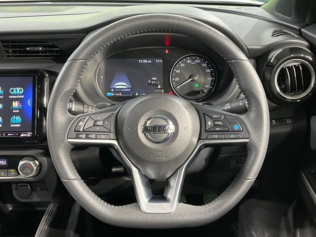 �y�����v�����X�e�A�����O�z�㎿�Ȋv���g�p���邱�ƂŁA��ɂ����������݂ƂĂ��^�]���₷���n���h���ł���