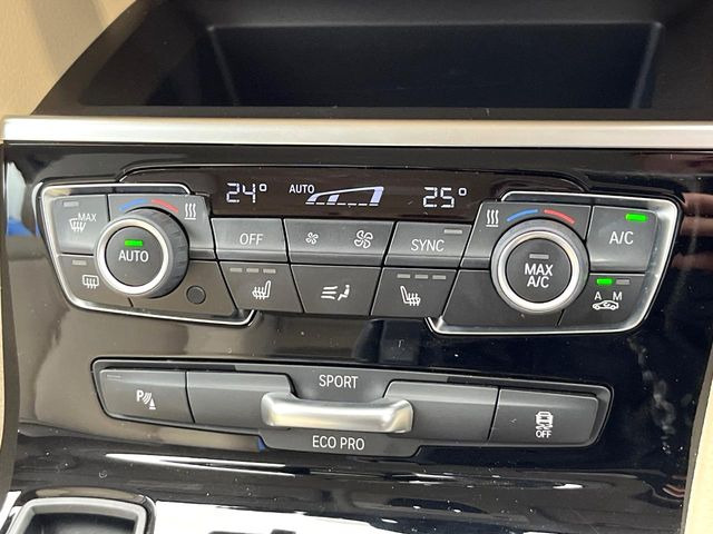 ●デュアルオートエアコン:運転席・助手席それぞれで温度設定が可能な独立式オートエアコンを標準装備しております!