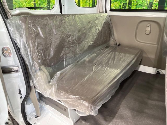 ���i���ȃI���W�i���t���A�}�b�g���I�v�V�����ɂĂ��p�ӂ��Ă���܂��B���D���ȃf�U�C����J���[�����Ԃɍ��킹�đI��ł����������Ƃ��ł��܂���