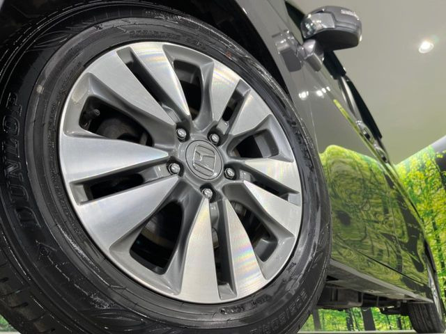 �y����16�C���`�A���~�z�C�[���z�O�ςɃ}�b�`���������A���~�z�C�[���𑕒����Ă���܂��B�e��ЊO�A���~�z�C�[����A�X�^�b�h���X�^�C�����戵�����Ă���܂��B���񂲑��k����������