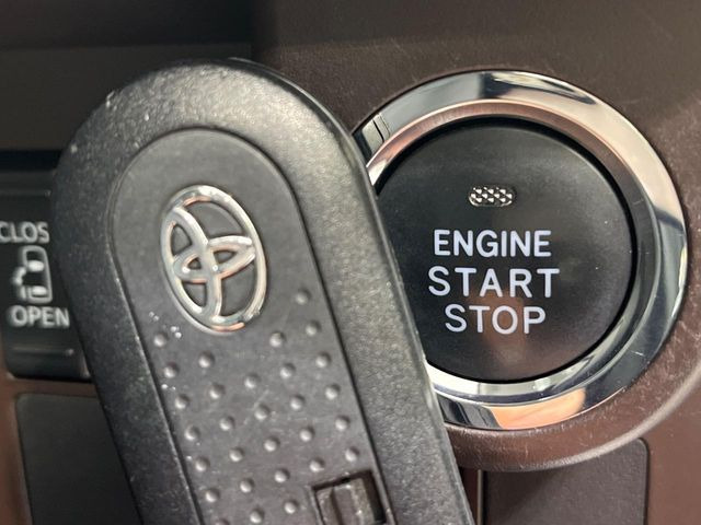 �y�X�}�[�g�L�[�z�J�o����|�P�b�g�ɓ��ꂽ�܂܂ł��h�A�̎{���E�������\�ȃX�}�[�g�L�[�𑕔��B�G���W���̃I���E�I�t�����J�M�����o���K�v����������Ƃ��Ă��֗��ł���