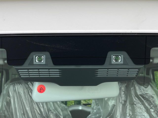 �y�G�}�[�W�F���V�[�u���[�L�z���s���ɑO���̎ԗ�����F�����A�Փ˂������Ȏ��͌x��ƃu���[�L�ŏՓˉ���Ɣ�Q�y�����A�V�X�g�B�����S�Ƀh���C�u�����y���݂��������܂��B