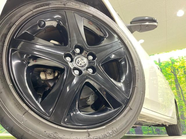 �y����17�C���`�A���~�z�C�[���z�O�ςɃ}�b�`���������A���~�z�C�[���𑕒����Ă���܂��B�e��ЊO�A���~�z�C�[����A�X�^�b�h���X�^�C�����戵�����Ă���܂��B���񂲑��k����������